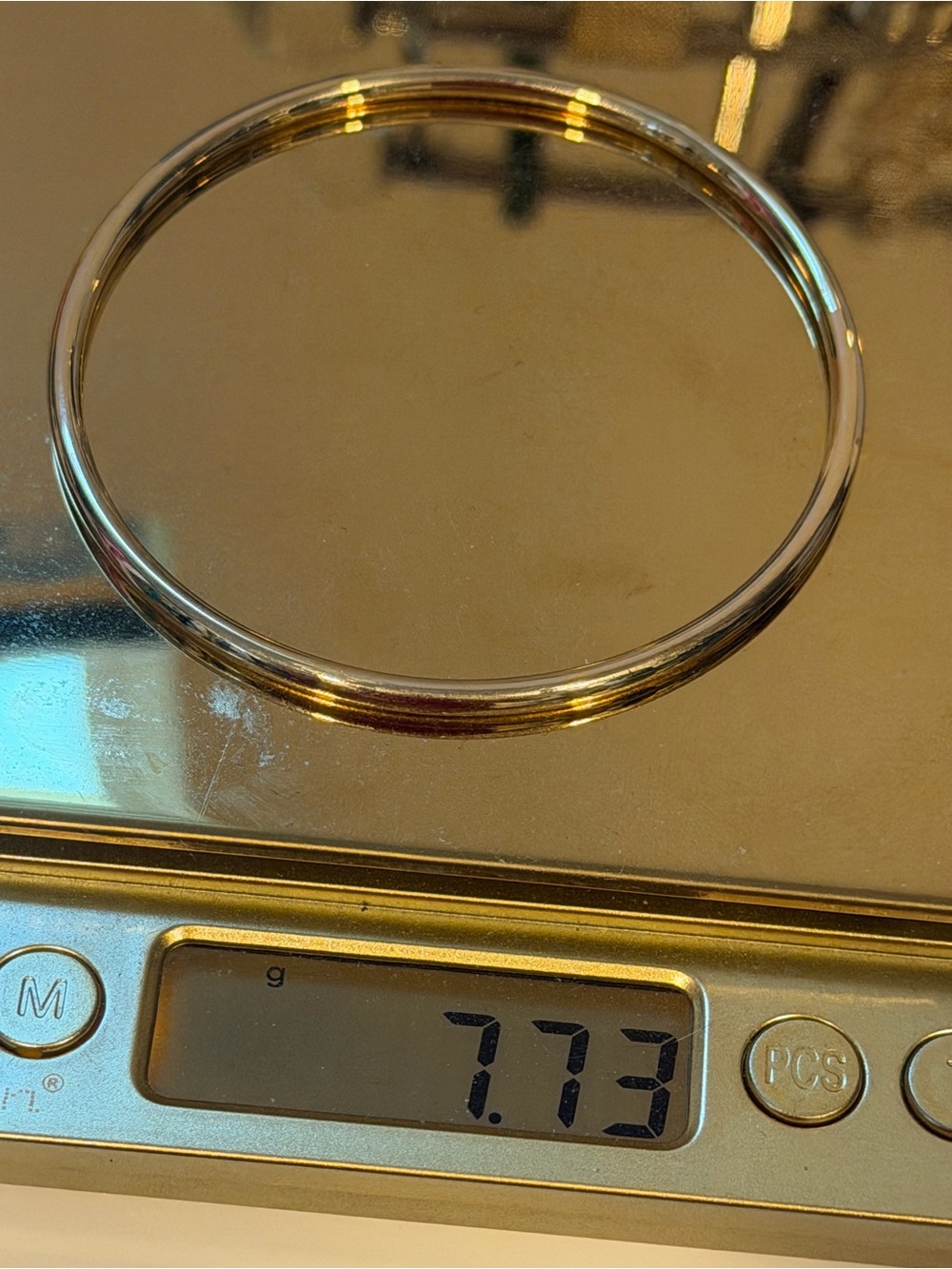 REAL GOLD - Italian 18K Solid Gold Polished Slip-On Bangle - Picture 7 of 9